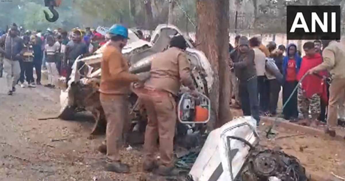 Jharkhand: 6 dead, 2 injured after car hits divider in Jamshedpur